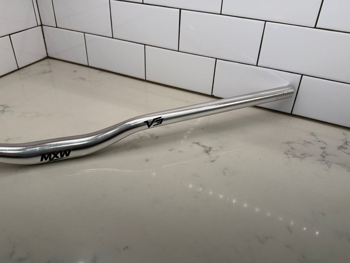 MXW Glossy Handlebars (31.8mm)