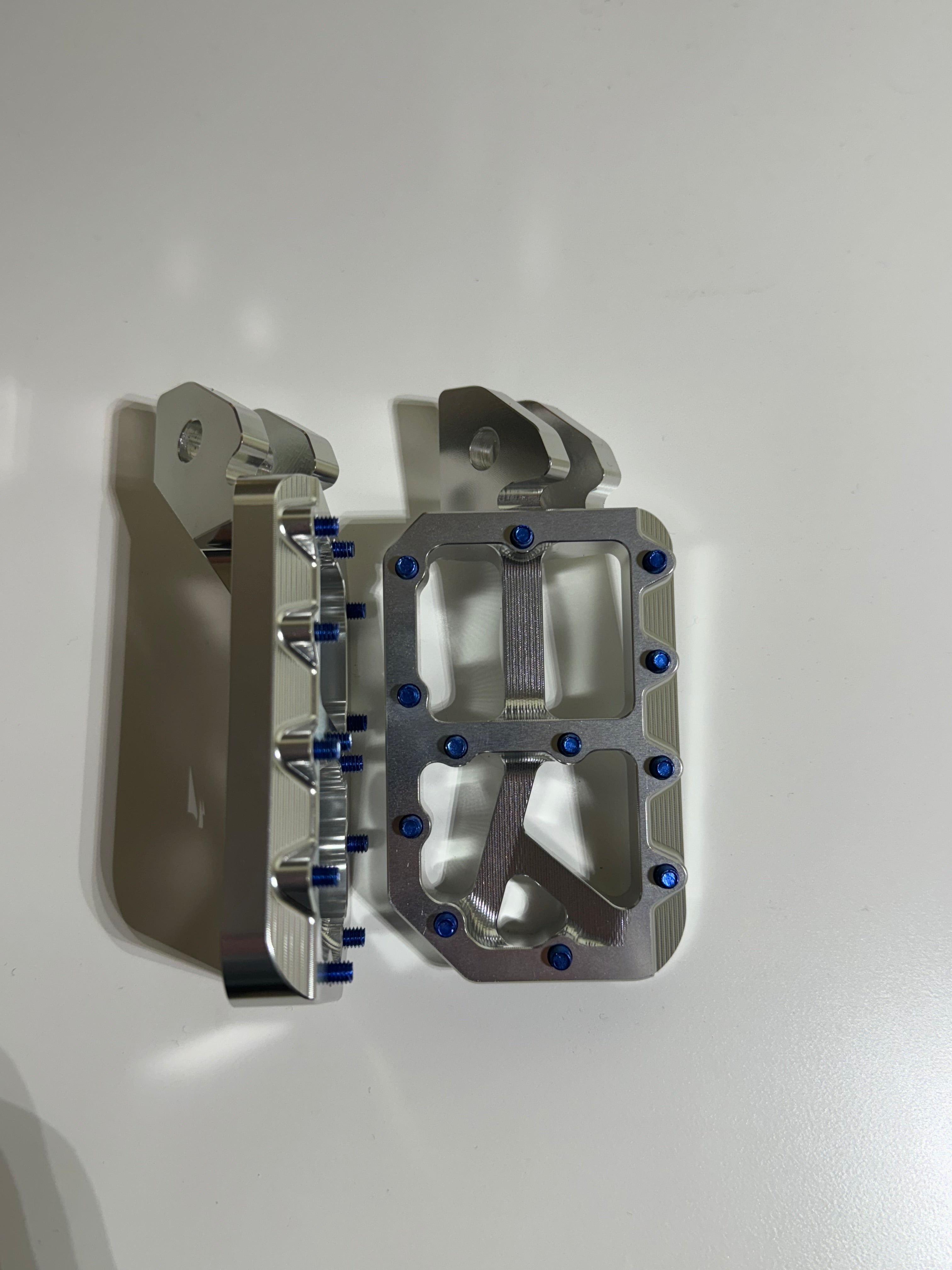 Mxp foot pegs 2 week pre order